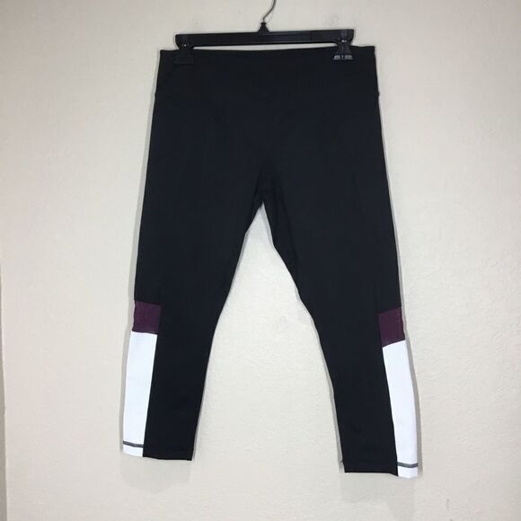 Zella Color Block Capris (E1) - Picture 1 of 6